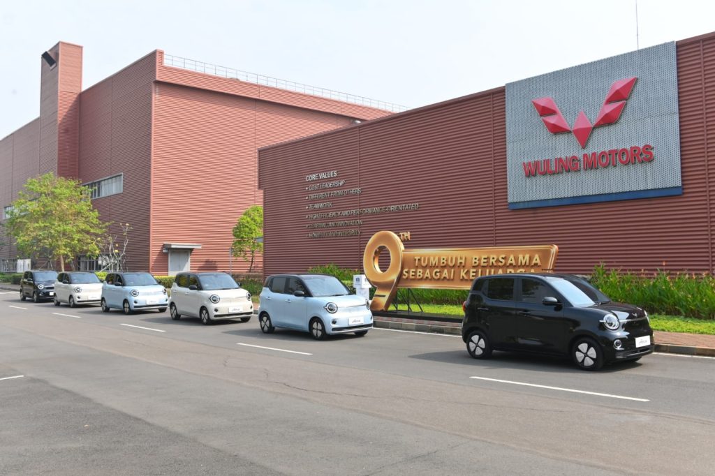 wuling aira ev Semarang mobil listrik 4 pintu